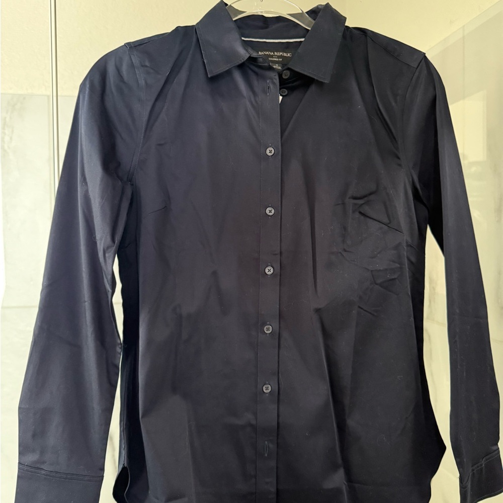 NWT Banana Republic Tailor fit women’s dress shirt
